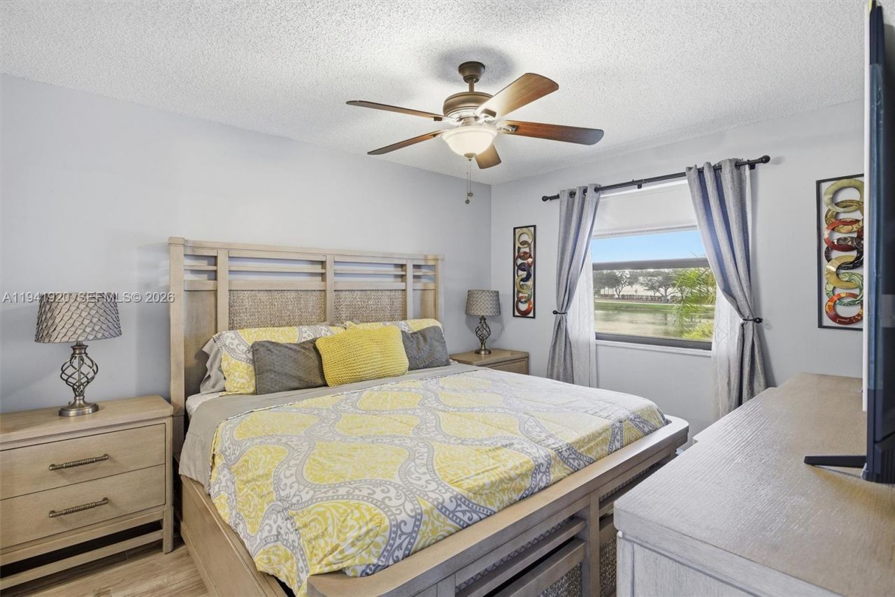 5501 Lakeside Dr, Unit 204, Margate, FL 33063 Photo