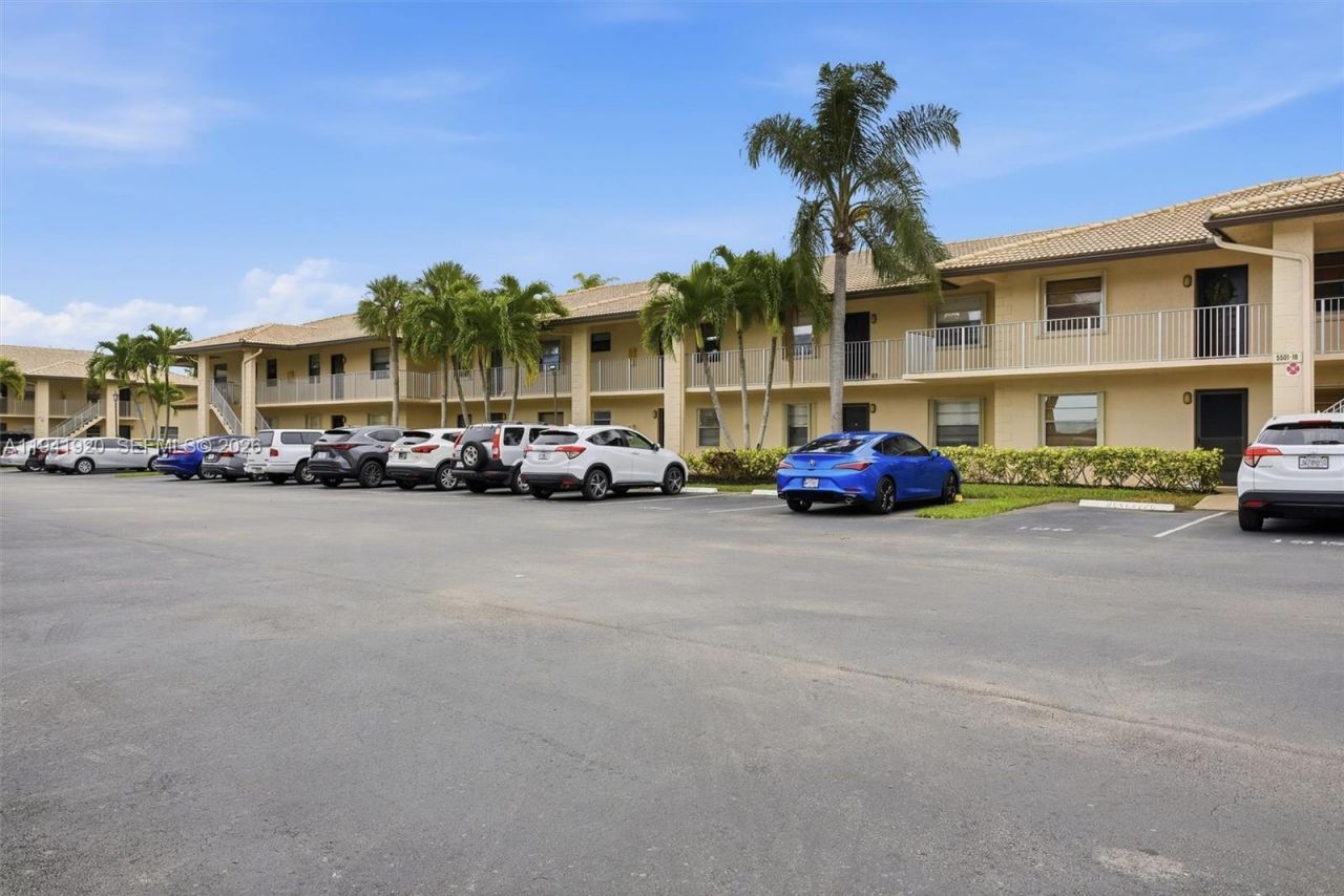 5501 Lakeside Dr, Unit 204, Margate, FL 33063 Photo
