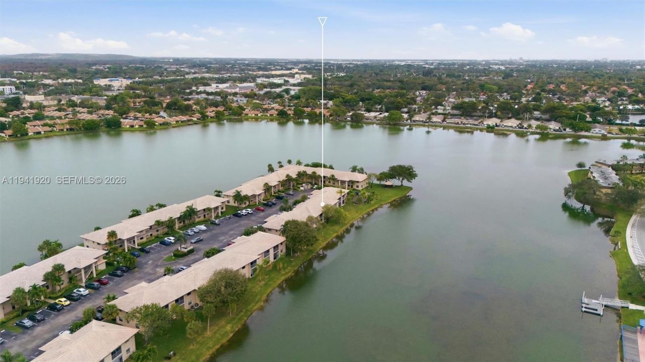 5501 Lakeside Dr, Unit 204, Margate, FL 33063 Photo