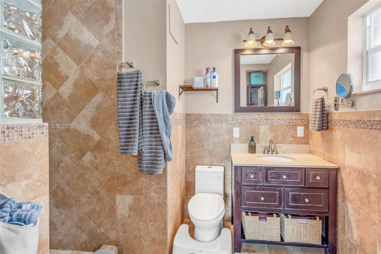 304 2nd Ter, Key Largo, FL 33037 Photo