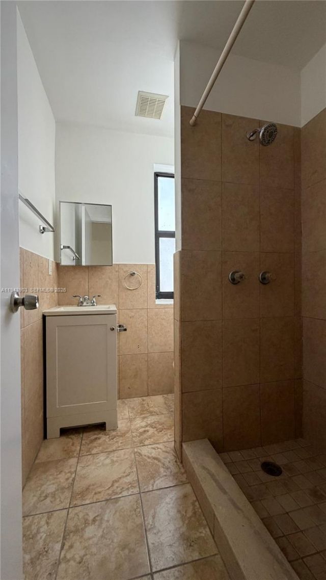 1360 NW 36th St, Unit 1360, Miami, FL 33142 Photo