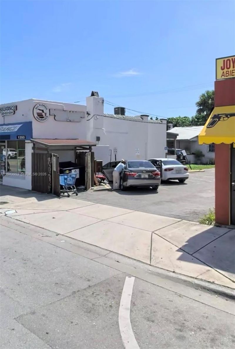 1360 NW 36th St, Unit 1360, Miami, FL 33142 Photo