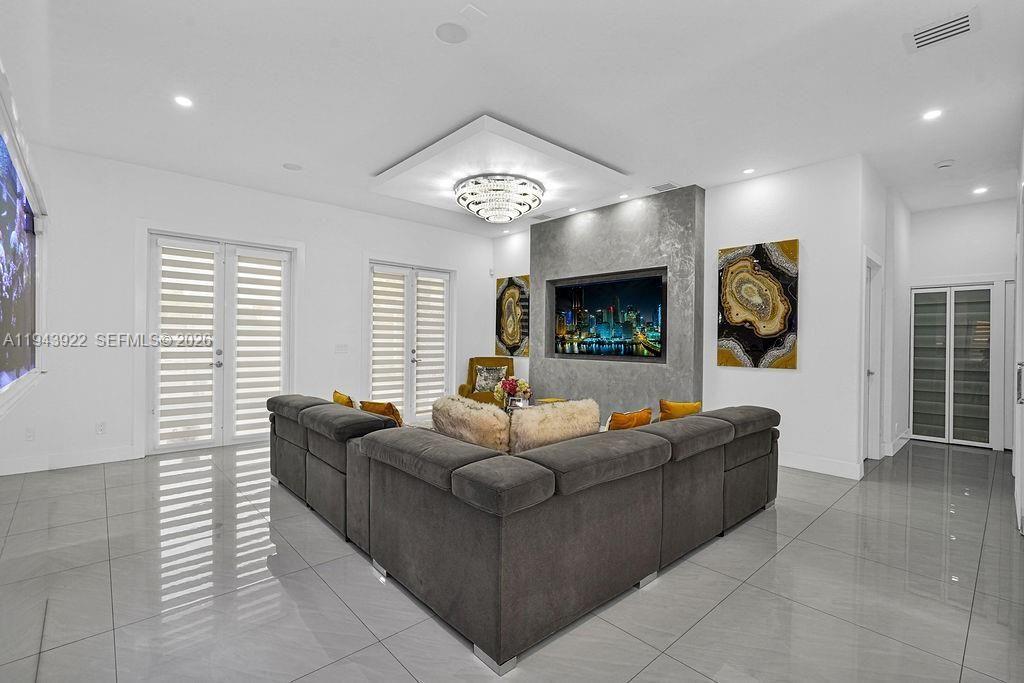 18061 NW 87th Ct, Hialeah, FL 33018 Photo