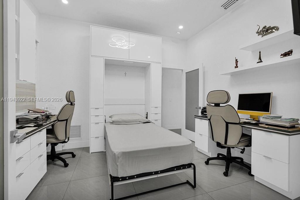 18061 NW 87th Ct, Hialeah, FL 33018 Photo