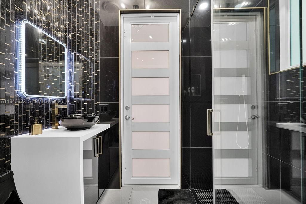 18061 NW 87th Ct, Hialeah, FL 33018 Photo