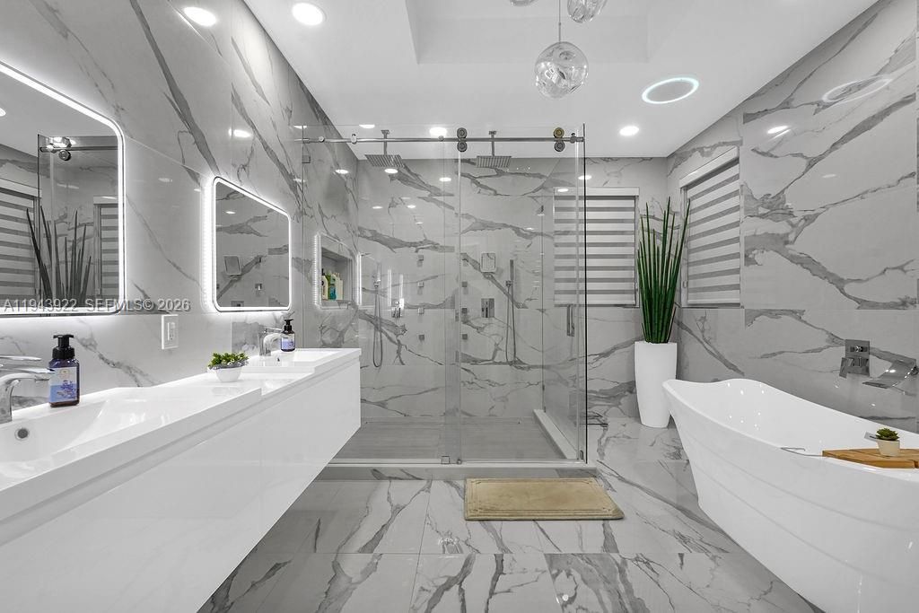 18061 NW 87th Ct, Hialeah, FL 33018 Photo