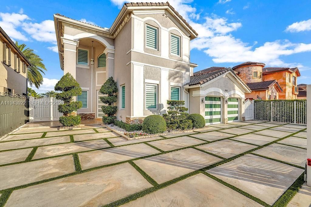 18061 NW 87th Ct, Hialeah, FL 33018 Photo