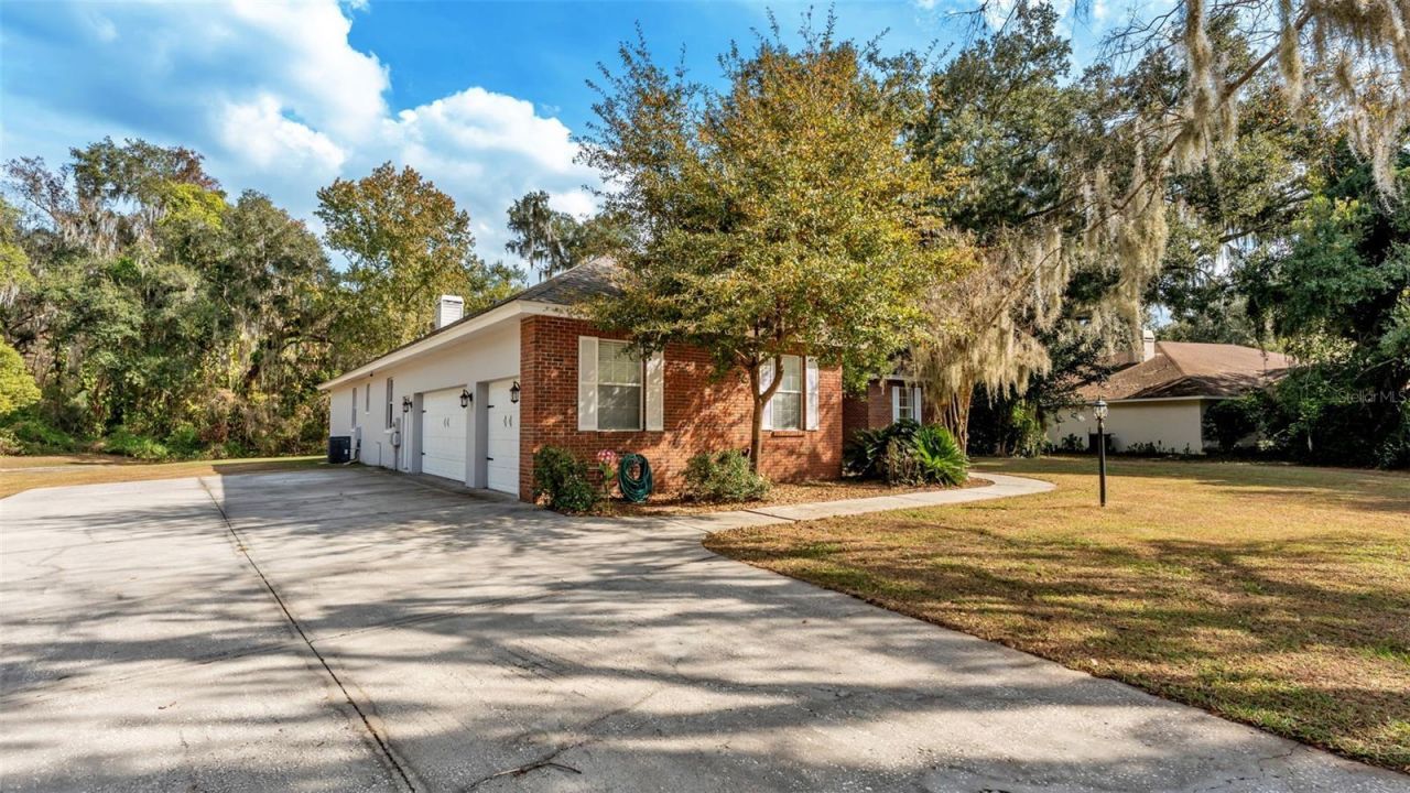 1345 Longoak Dr Drive N, Lakeland, FL 33811 Photo