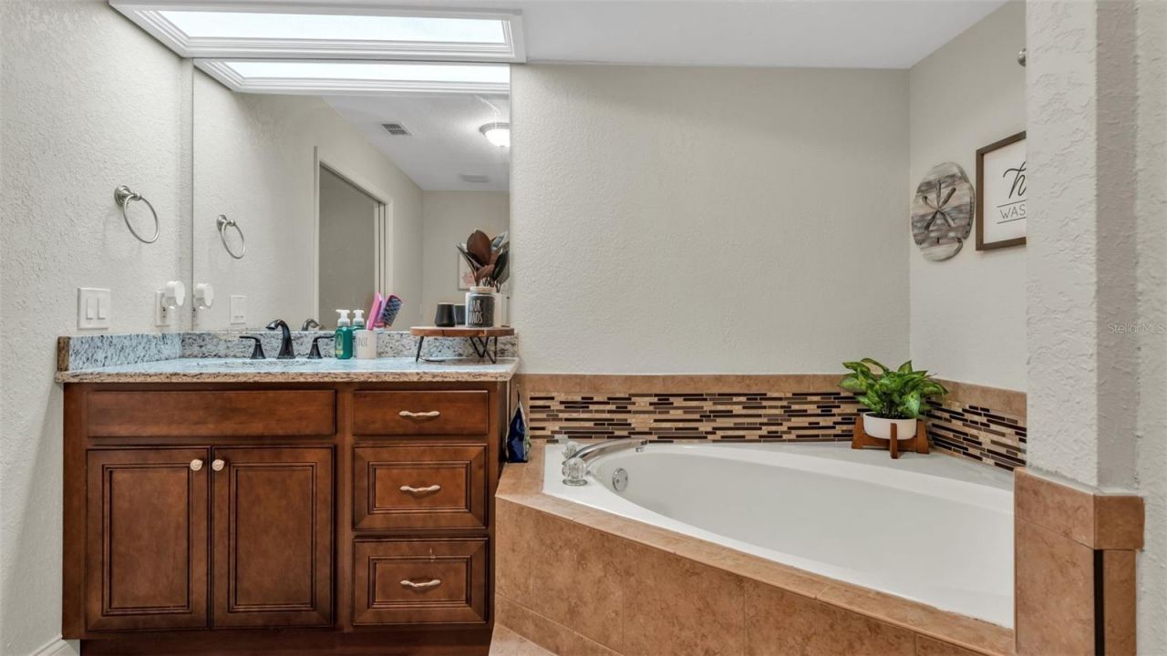 1345 Longoak Dr Drive N, Lakeland, FL 33811 Photo