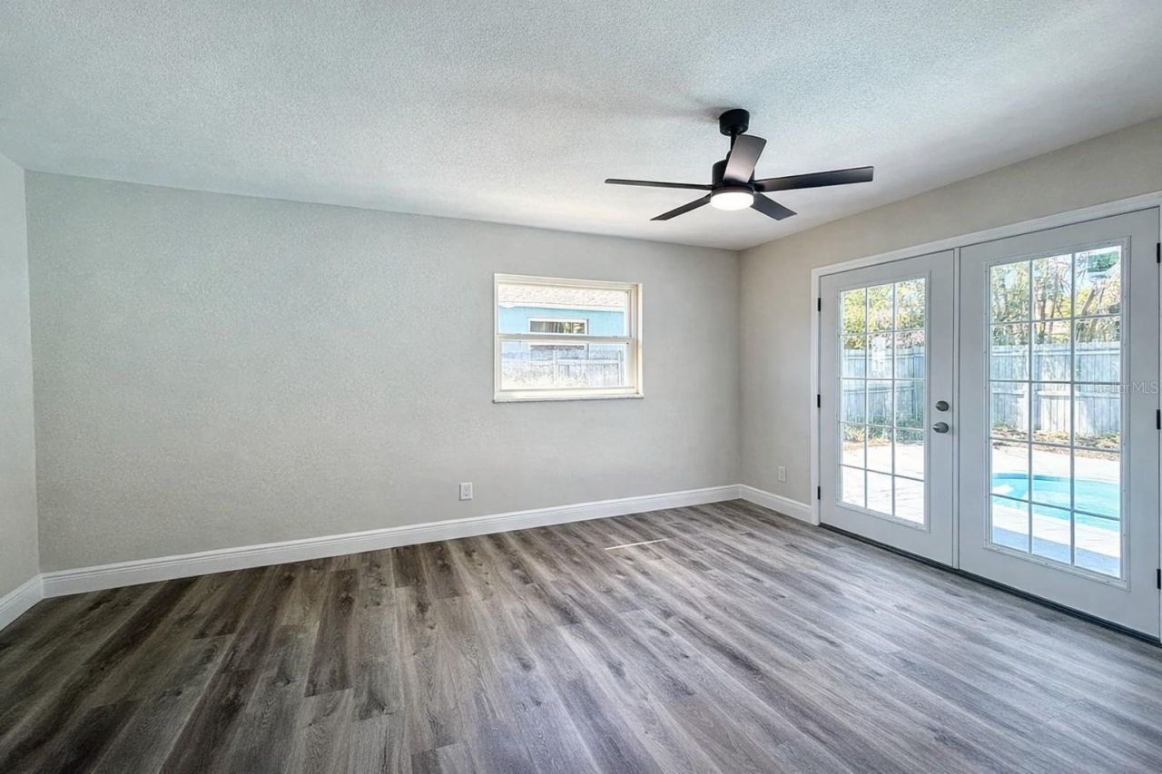 1735 Michigan Avenue Ne, Saint Petersburg, FL 33703 Photo