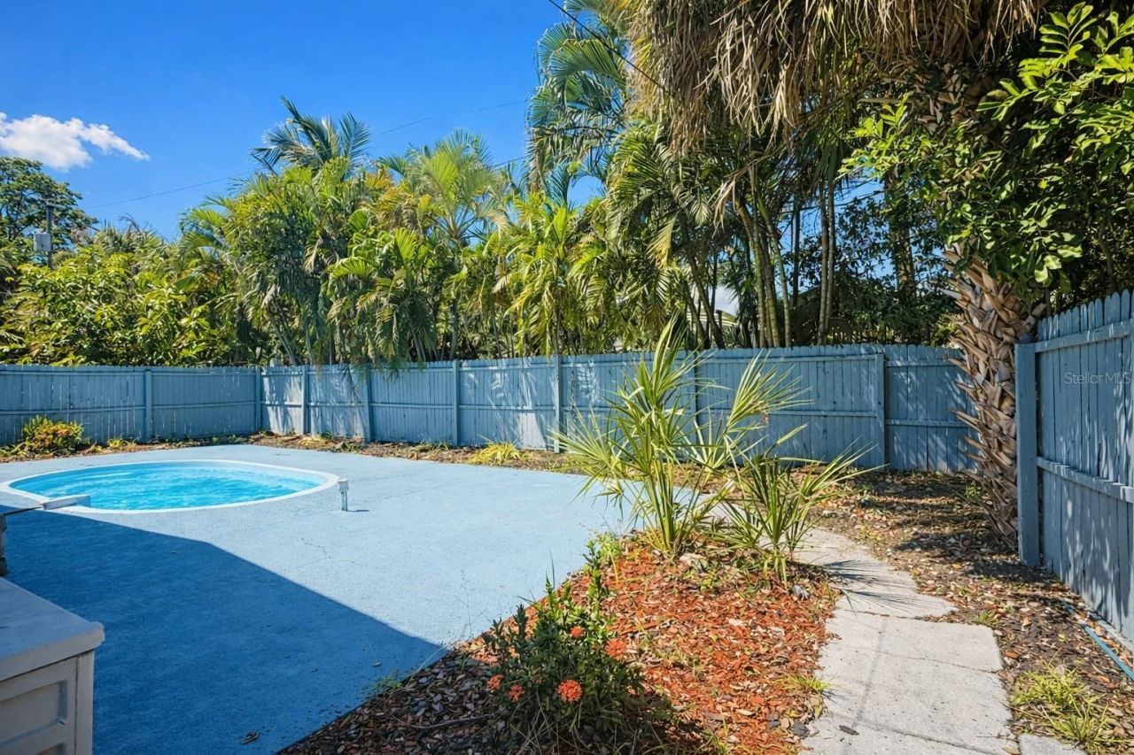 1735 Michigan Avenue Ne, Saint Petersburg, FL 33703 Photo