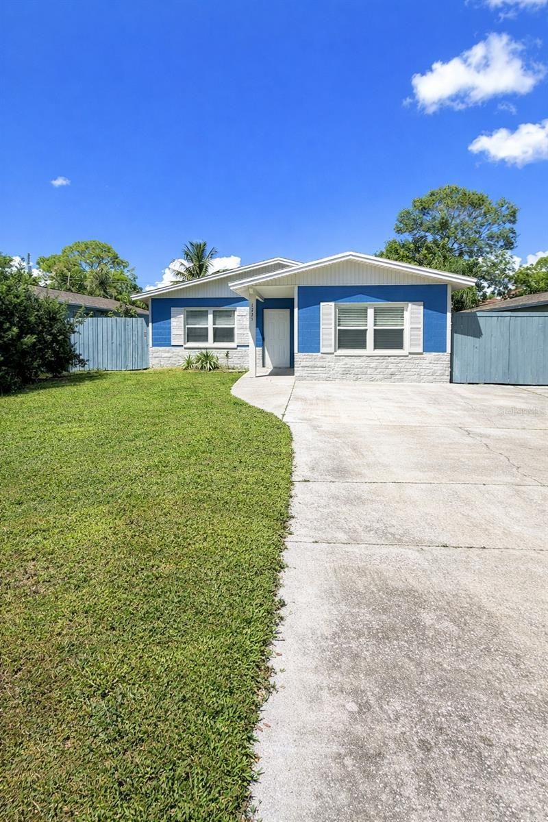 1735 Michigan Avenue Ne, Saint Petersburg, FL 33703 Photo