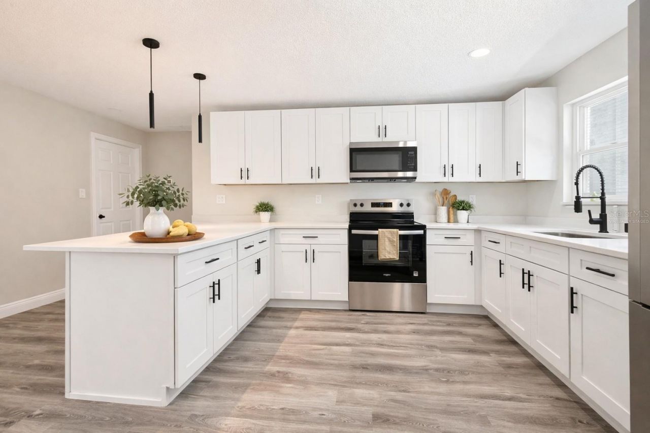 1735 Michigan Avenue Ne, Saint Petersburg, FL 33703 Photo