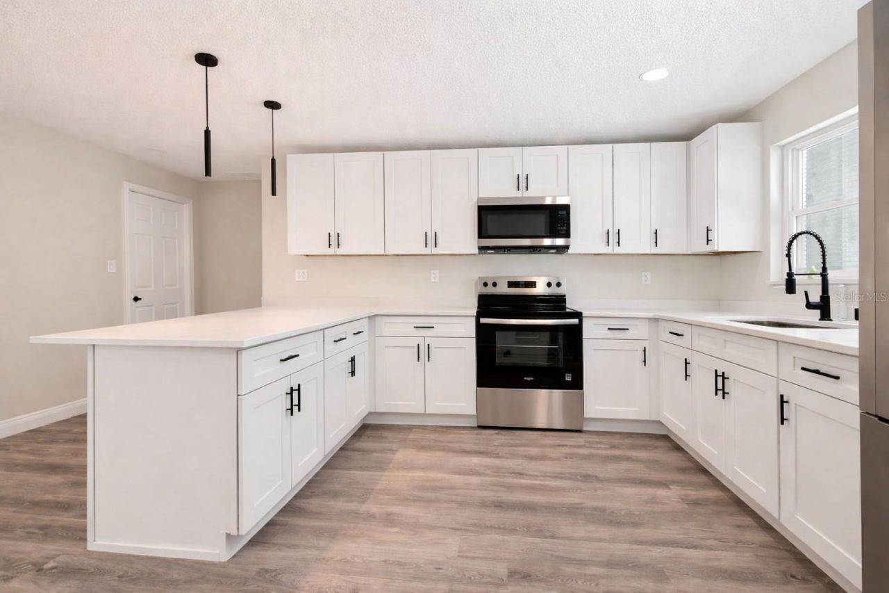 1735 Michigan Avenue Ne, Saint Petersburg, FL 33703 Photo