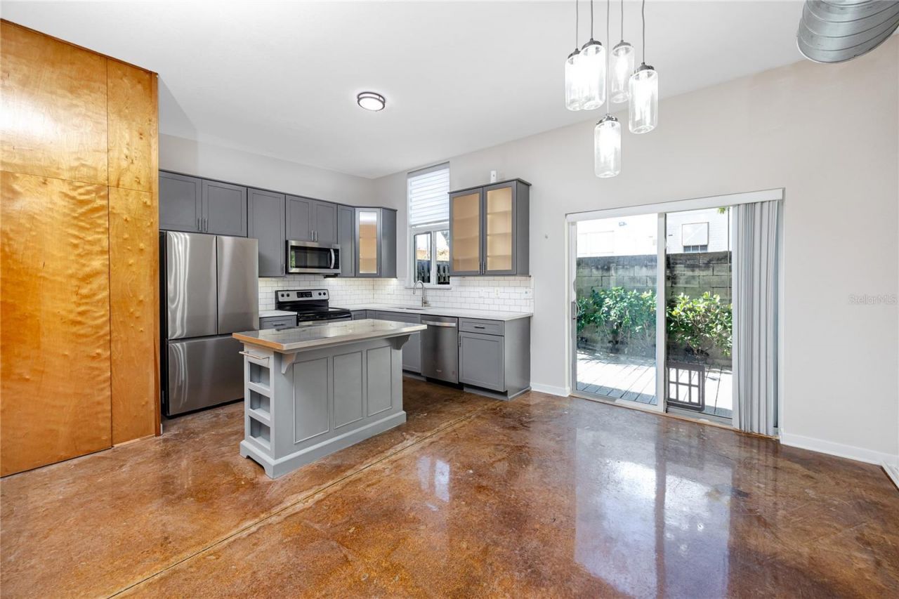 851 3rd Ave N, Saint Petersburg, FL 33701 Photo