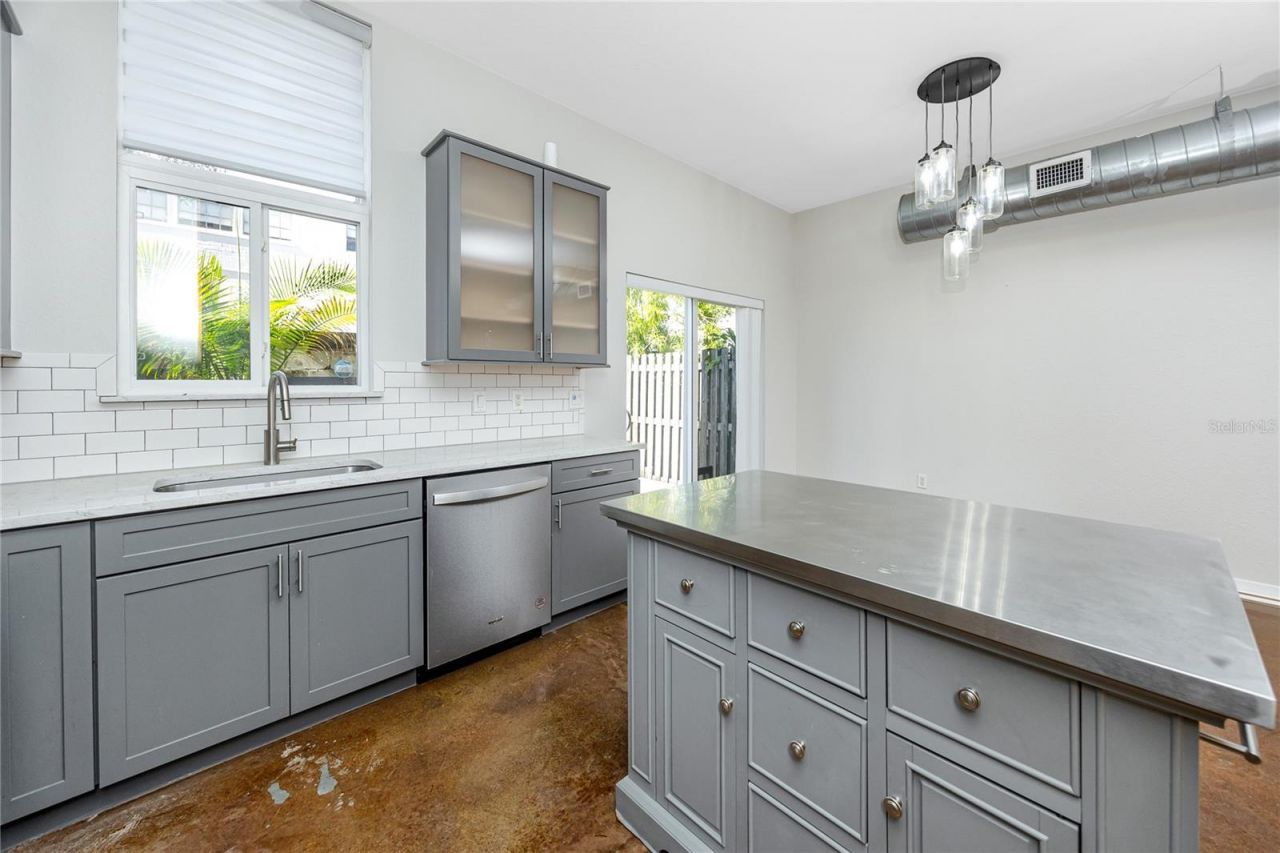 851 3rd Ave N, Saint Petersburg, FL 33701 Photo