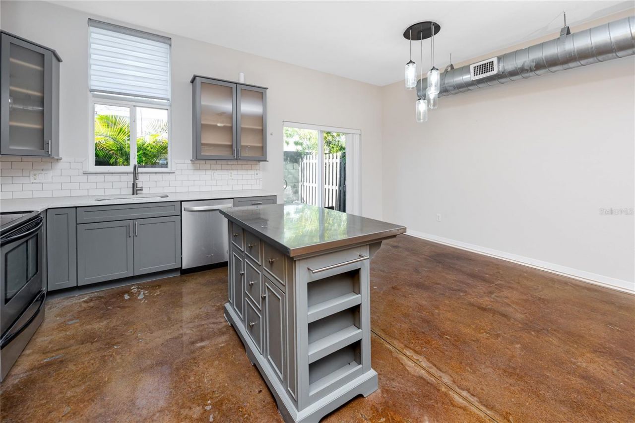 851 3rd Ave N, Saint Petersburg, FL 33701 Photo