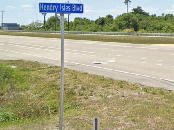 8 Henry Isles BLVD, CLEWISTON, FL 33440