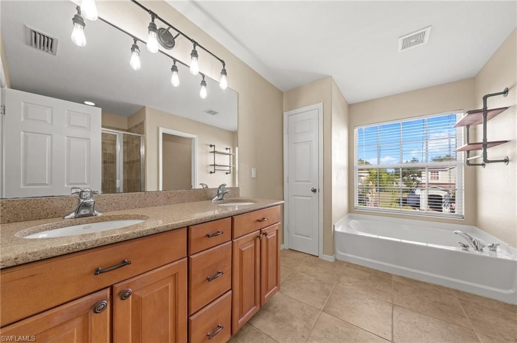 2084 Cape Heather Cir, Cape Coral, FL 33991 Photo