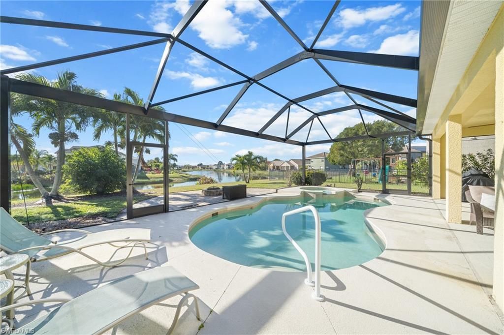 2084 Cape Heather Cir, Cape Coral, FL 33991 Photo