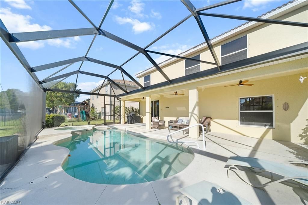 2084 Cape Heather Cir, Cape Coral, FL 33991 Photo
