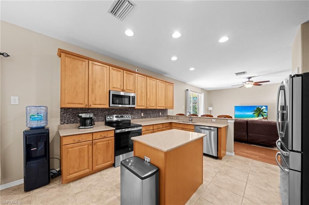 2084 Cape Heather Cir, Cape Coral, FL 33991 Photo