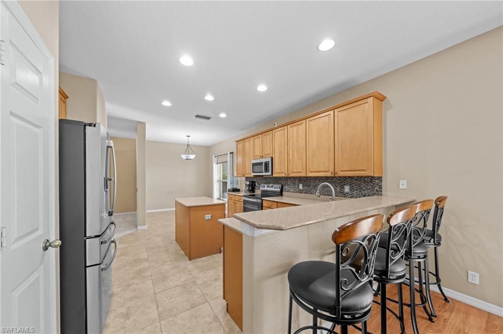 2084 Cape Heather Cir, Cape Coral, FL 33991 Photo
