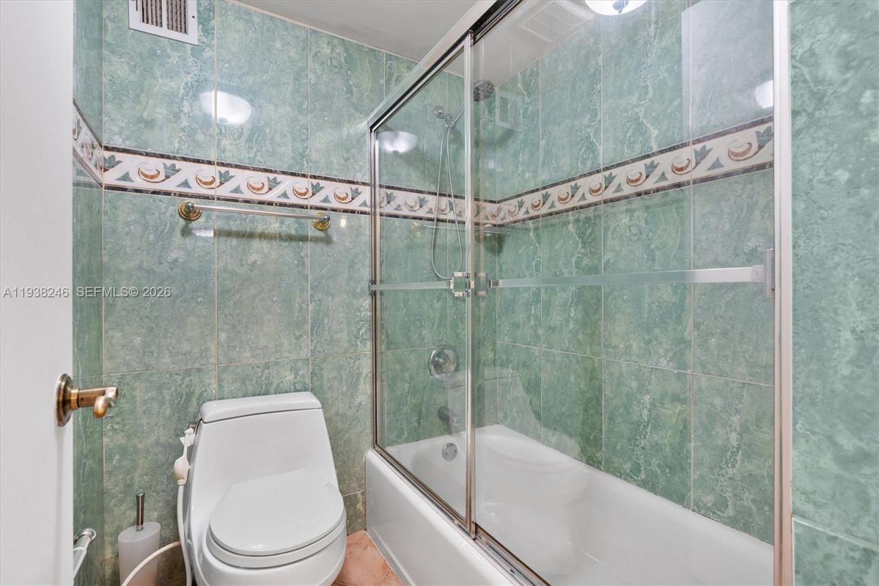 6039 Collins Ave , Unit 1104, Miami Beach, FL 33140 Photo