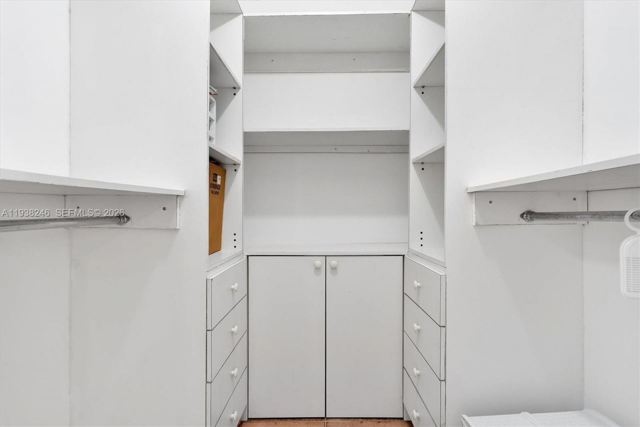 6039 Collins Ave , Unit 1104, Miami Beach, FL 33140 Photo