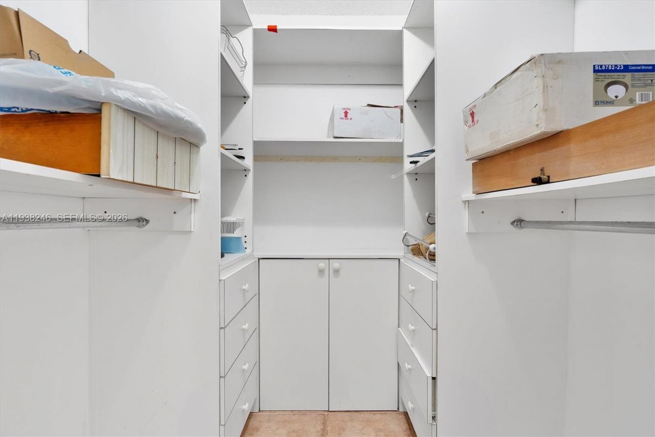 6039 Collins Ave , Unit 1104, Miami Beach, FL 33140 Photo