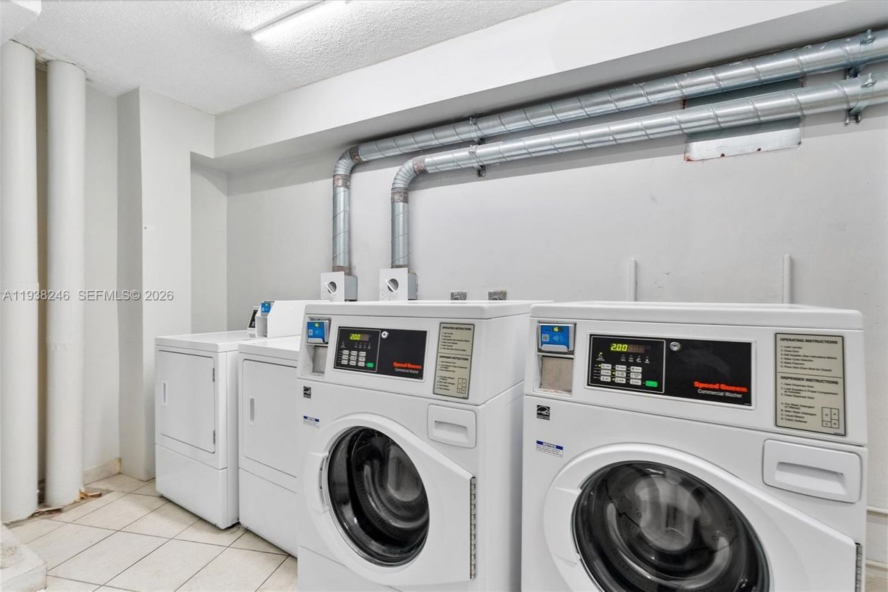 6039 Collins Ave , Unit 1104, Miami Beach, FL 33140 Photo