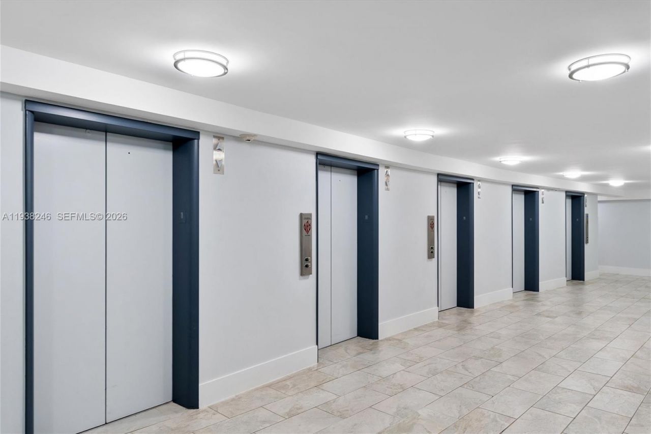 6039 Collins Ave , Unit 1104, Miami Beach, FL 33140 Photo