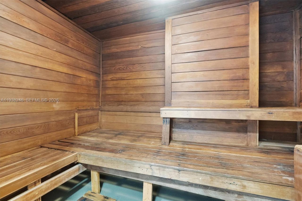 6039 Collins Ave , Unit 1104, Miami Beach, FL 33140 Photo