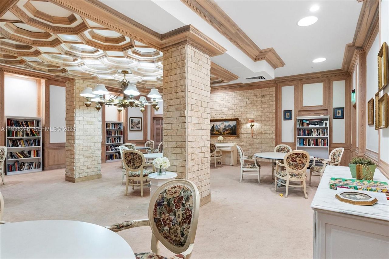 6039 Collins Ave , Unit 1104, Miami Beach, FL 33140 Photo