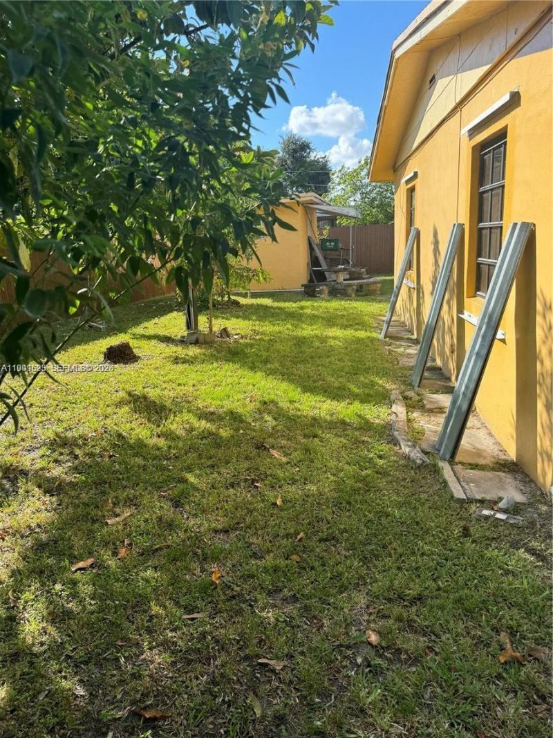 2000 NW 131st St , Miami, FL 33167 Photo