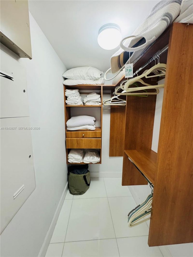 465 Brickell Ave , Unit 618, Miami, FL 33131 Photo