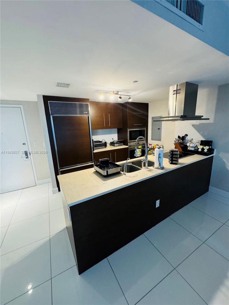 465 Brickell Ave , Unit 618, Miami, FL 33131 Photo