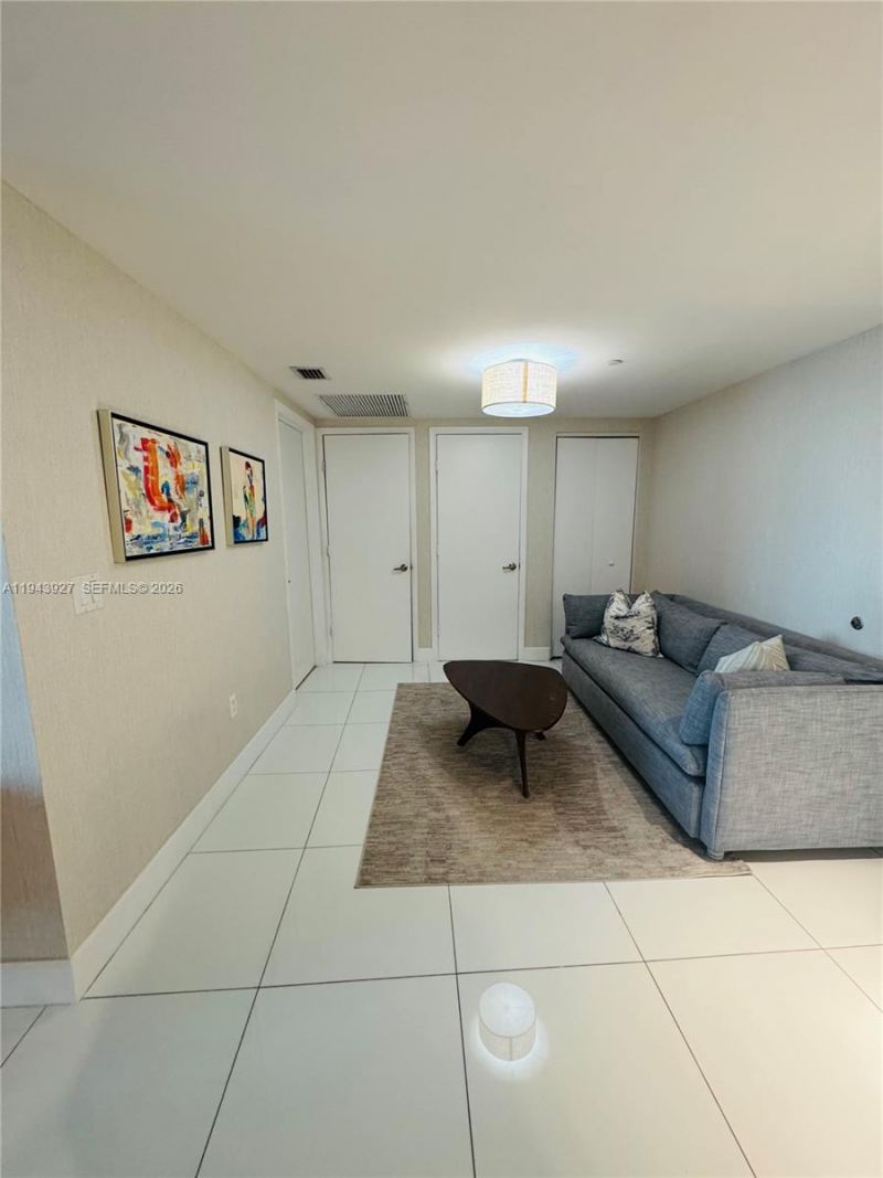 465 Brickell Ave , Unit 618, Miami, FL 33131 Photo