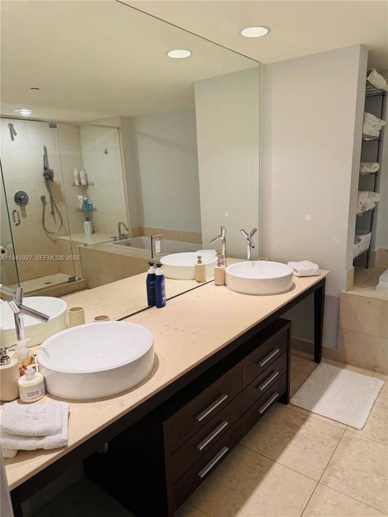 465 Brickell Ave , Unit 618, Miami, FL 33131 Photo