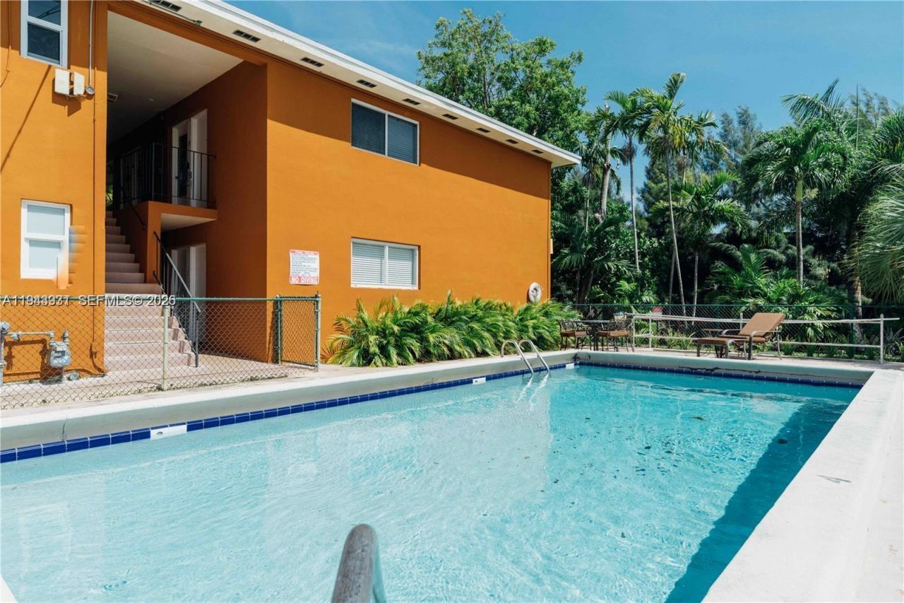 7901 SW 64th Ave, Unit 12, South Miami, FL 33143 Photo