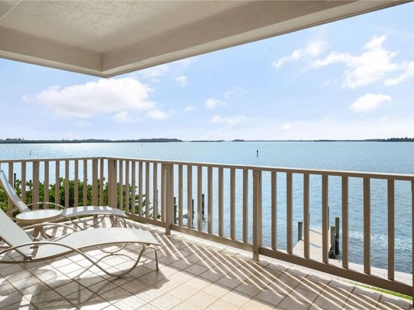 1860 Bay Road, Unit 206-E, Vero Beach, FL 32963