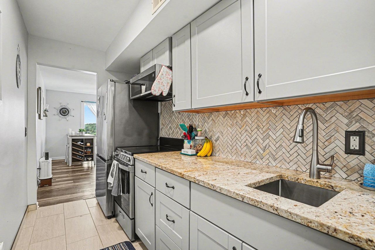 9400 Shore Dr. Photo 12