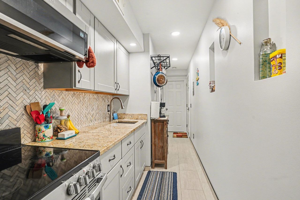 9400 Shore Dr. Photo 13