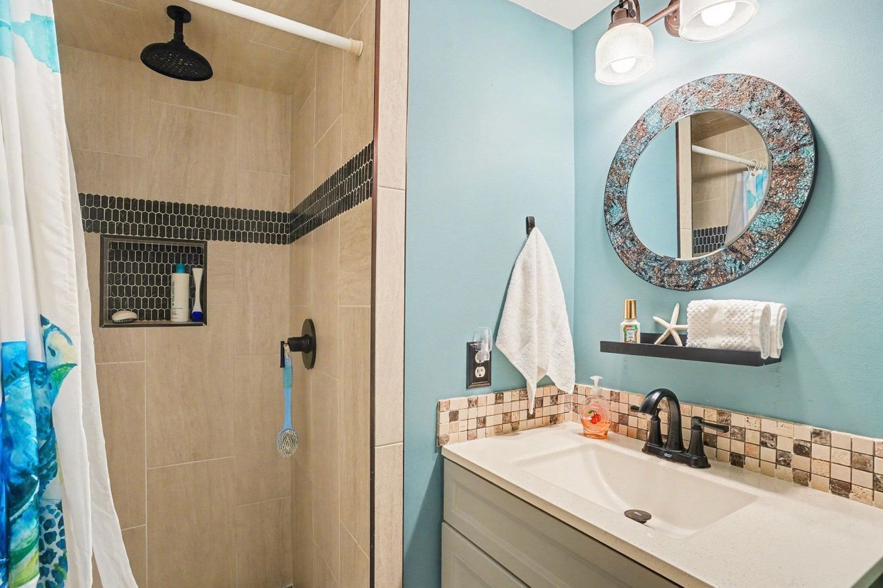 9400 Shore Dr. Photo 21