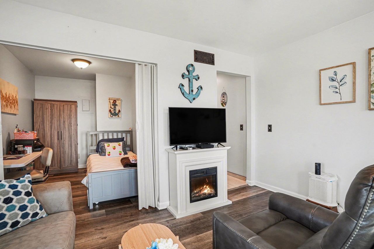 9400 Shore Dr. Photo 8