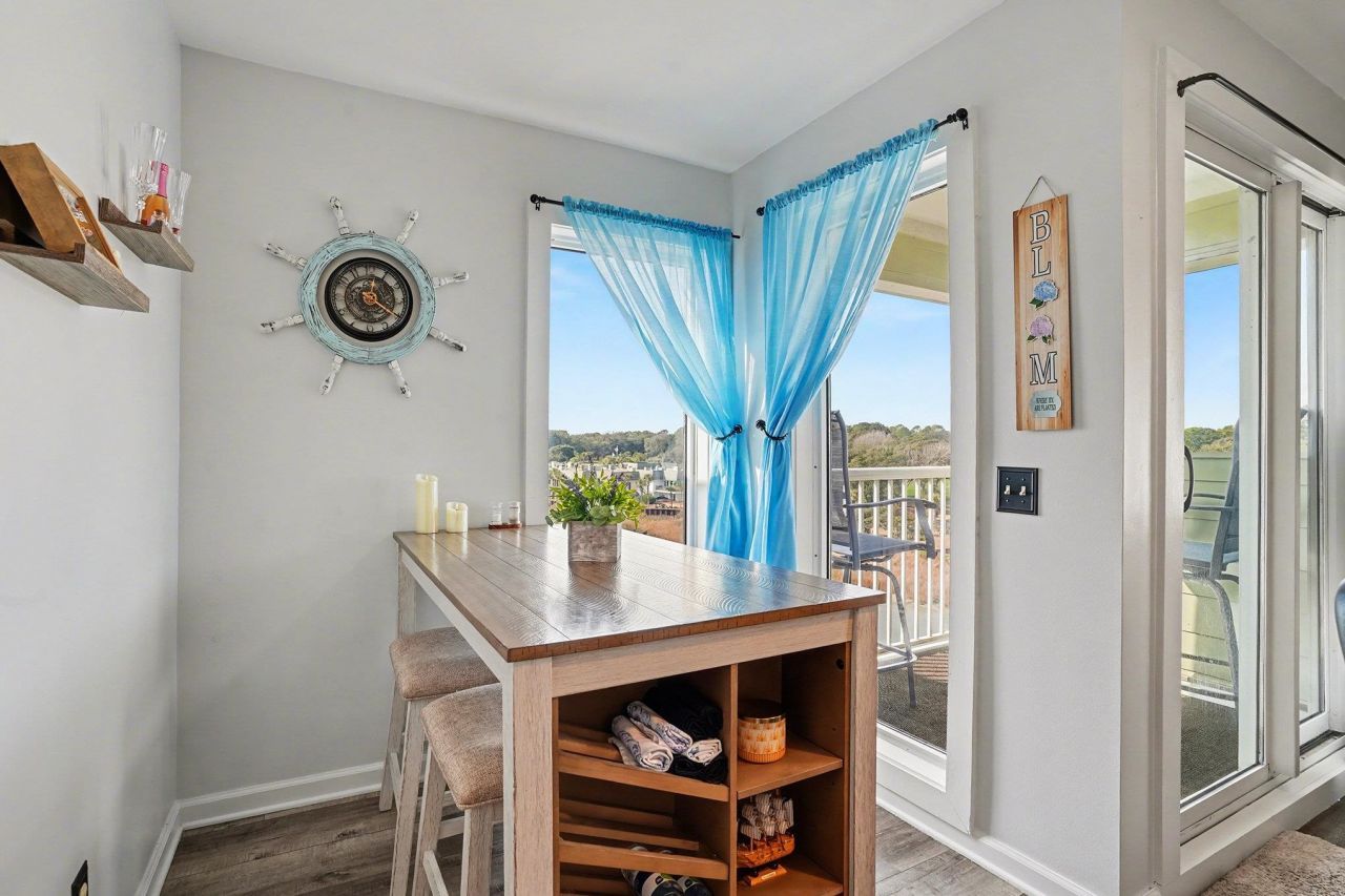 9400 Shore Dr. Photo 9