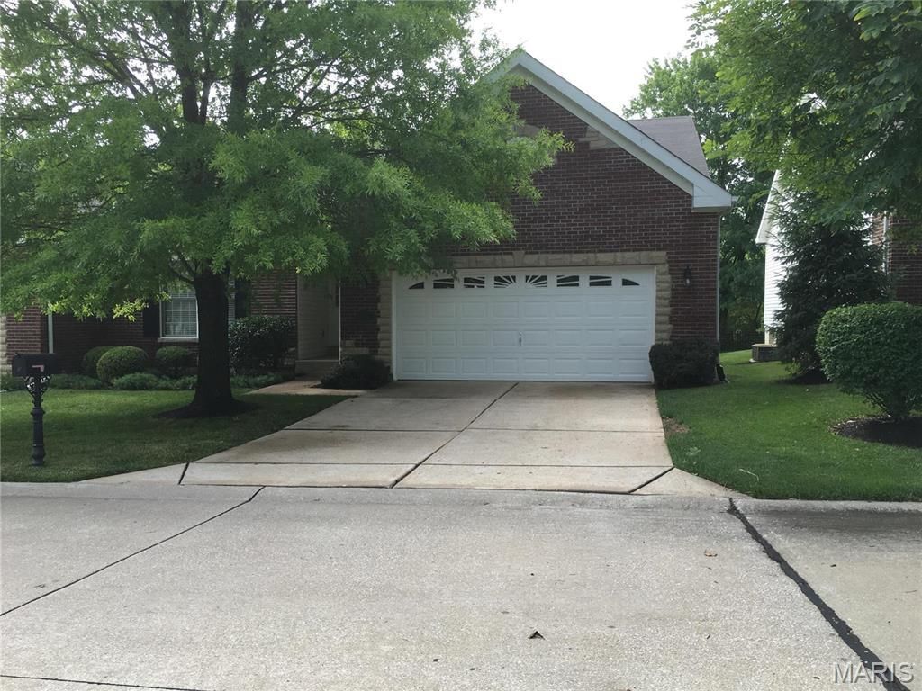 16 Bayswater Road, Saint Louis, MO 63128 Main Photo