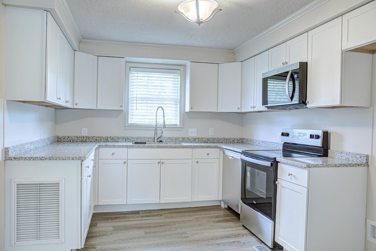 12264 N Highway 905 Photo 9