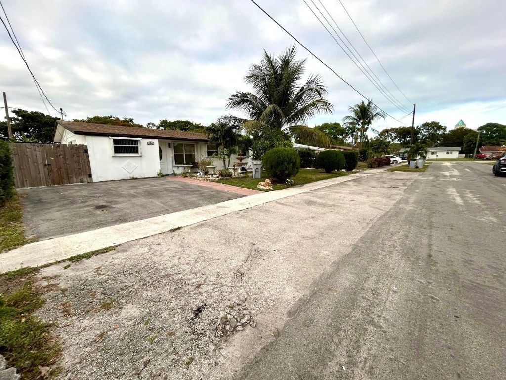 2441 NW 13th Street, Pompano Beach, FL 33069 Photo