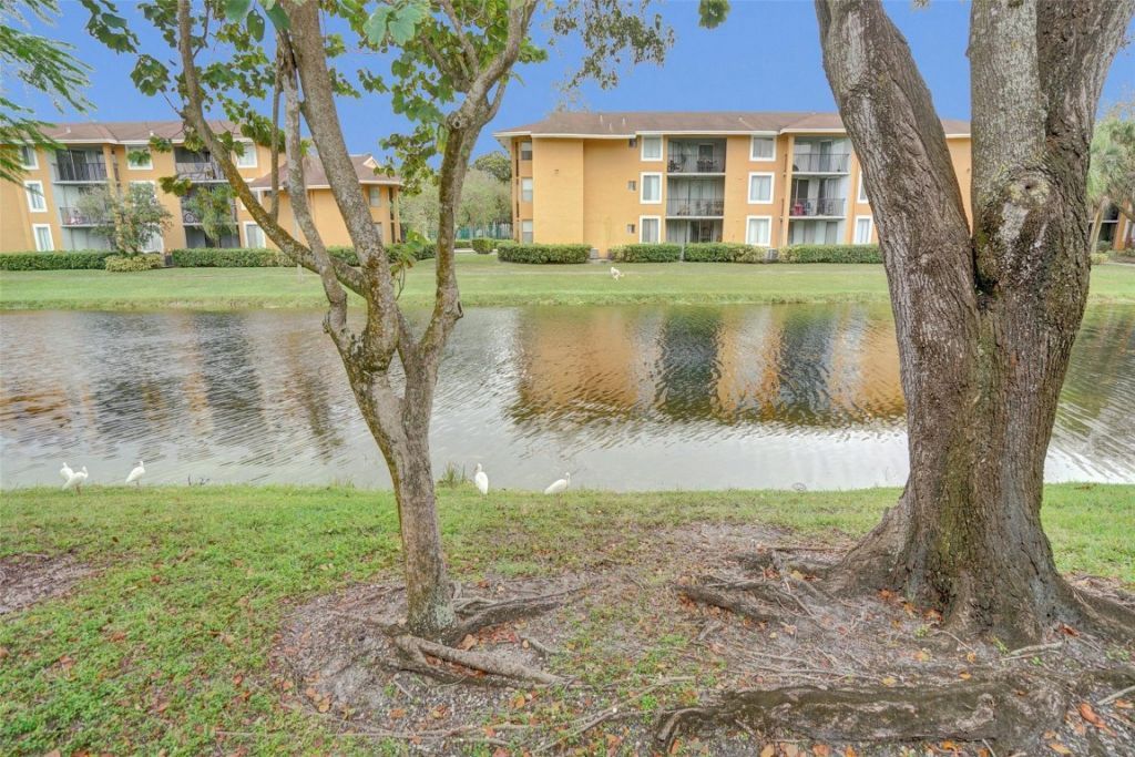 7680 NW 79th Avenue, Unit P 1, Tamarac, FL 33321 Photo